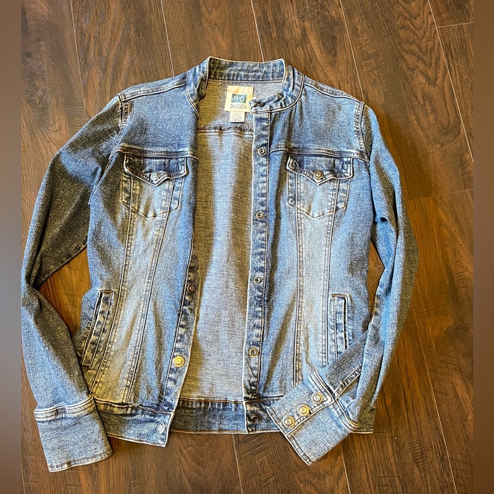 Nickies Denim jean jackets. Size Med